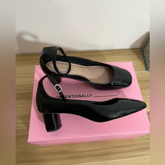 Intentionally WYLDE ANKLE STRAP HEEL - Picture 7 of 13